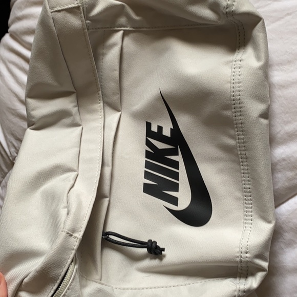COPY - Nike Fanny pack brand new without tags - Picture 4 of 7